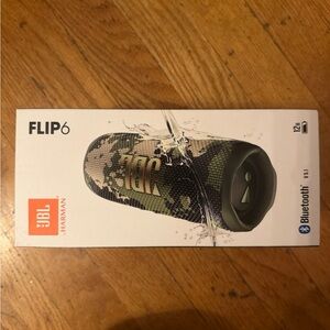 JBL Flip 6 Speaker with Camouflage Design